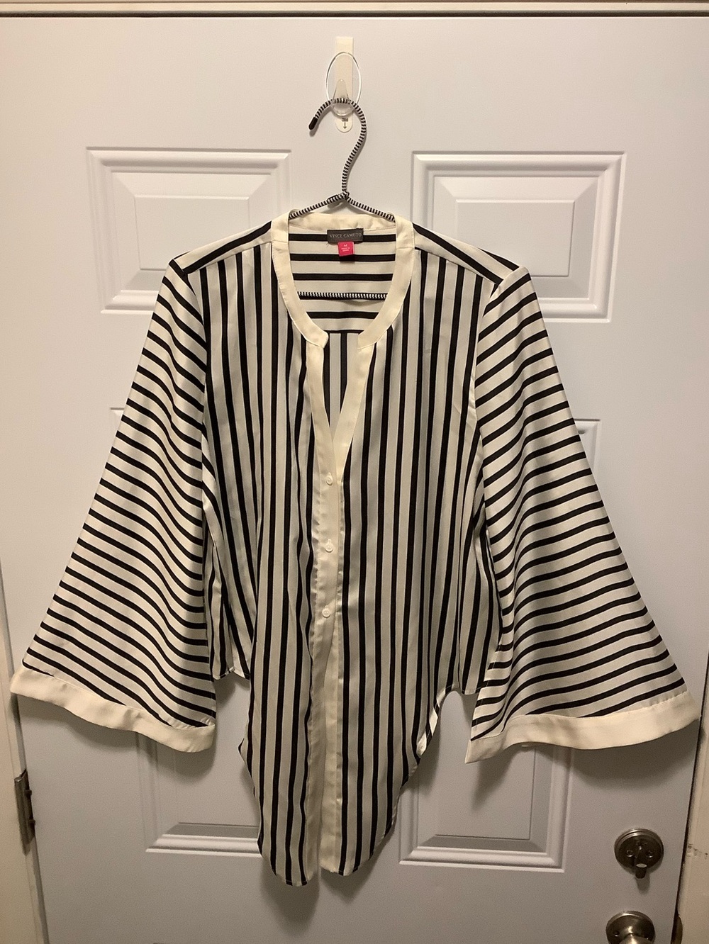 Black and White Vertical Stripe Tie-Front Blouse Split Bell Sleeve Chic Flowy M - Picture 3 of 10